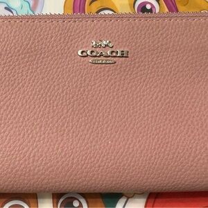 Long zip around wallet